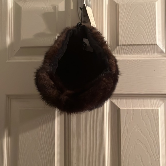 Mahogany real mink fur cap, tag still attached. Adjustable. Mahogany color. main image 4